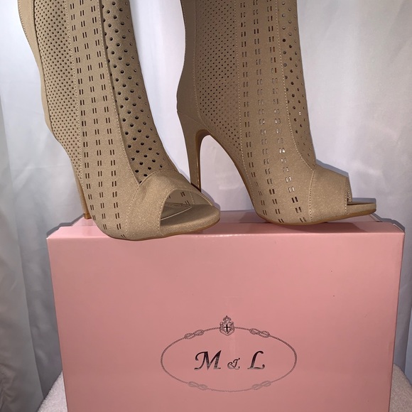 New - Micro Suede Stylish Boots Size 8.5 - Picture 2 of 16